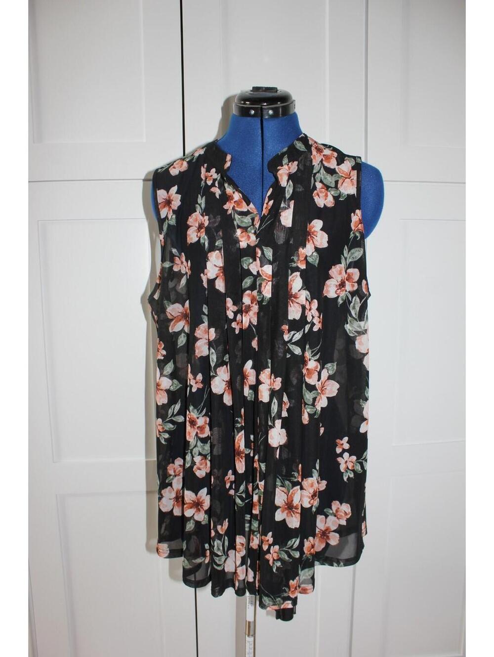 Siren Lily Women's Size 2X Semi-Sheer Sleeveless Black Floral Pleated Blouse